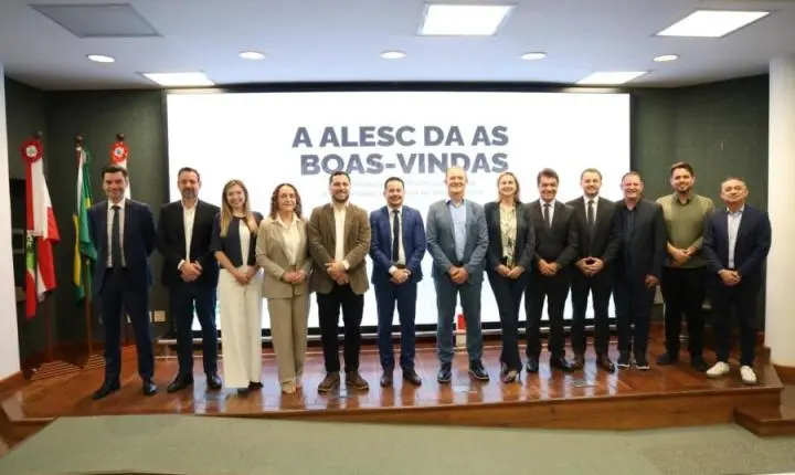 Novos deputados são recepcionados na Assembleia Legislativa de Santa Catarina