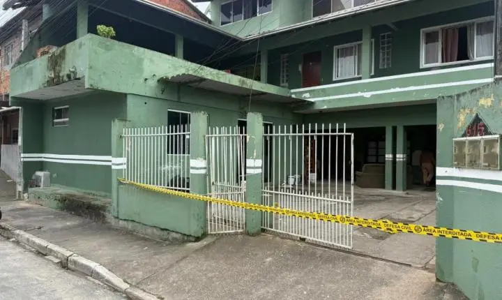 Ocorrência de colapso parcial em residência no bairro da Barra