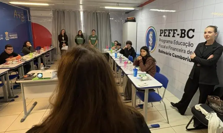 Oficinas de Educação Fiscal, Financeira e Empreendedora do CEAC atendem estudantes até 17 anos
