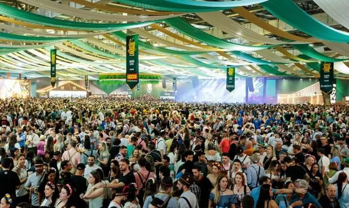 Oktoberfest Blumenau bate recorde histórico de público, aponta levantamento da ElevenTickets