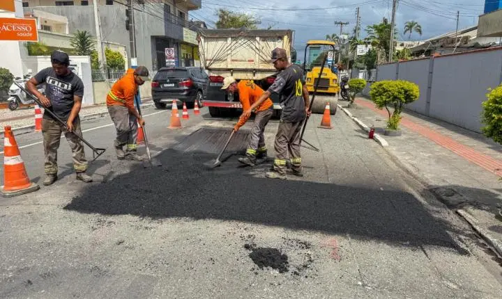 Operação tapa-buraco: Prefeitura de Balneário Camboriú cria cronograma fixo de atuação na cidade