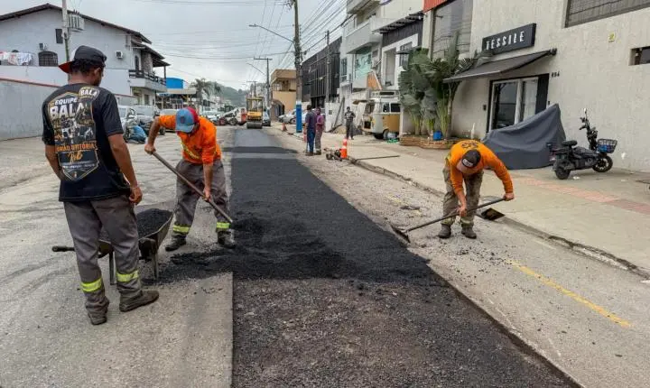 Operação tapa-buraco ultrapassa 2,1 mil m² de asfalto recuperado em Balneário Camboriú