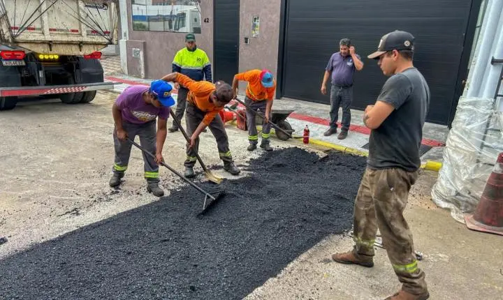 Operação tapa-buraco ultrapassa 2,1 mil m² de asfalto recuperado em Balneário Camboriú