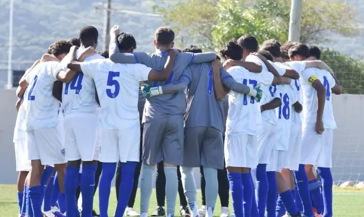 Parceria com escola de idiomas oferece 60 bolsas integrais a atletas da base do Barra FC