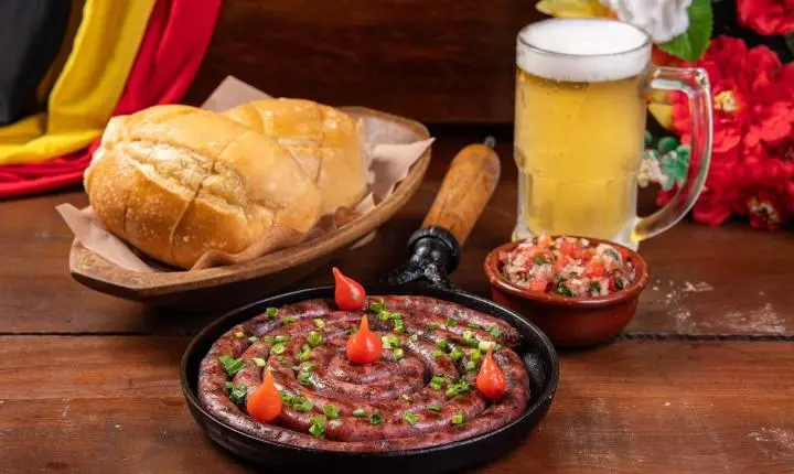 Passeio Bier Fest celebra a cultura alemã com gastronomia, música e experiências para toda a família em Balneário Camboriú