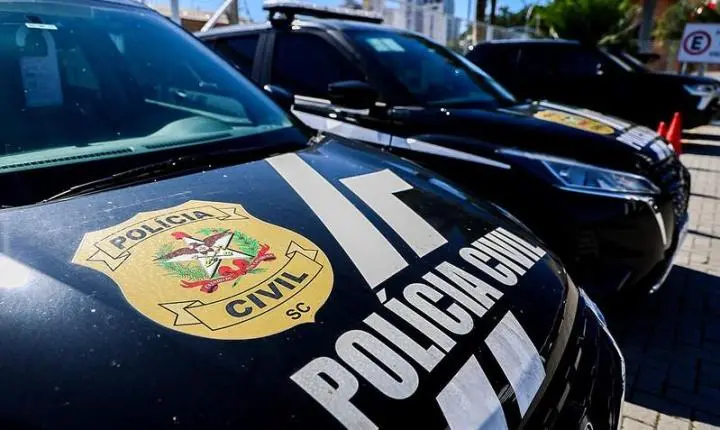 Polícia Civil de Santa Catarina realiza 29 capturas durante operação coordenada pela Diretoria de Inteligência