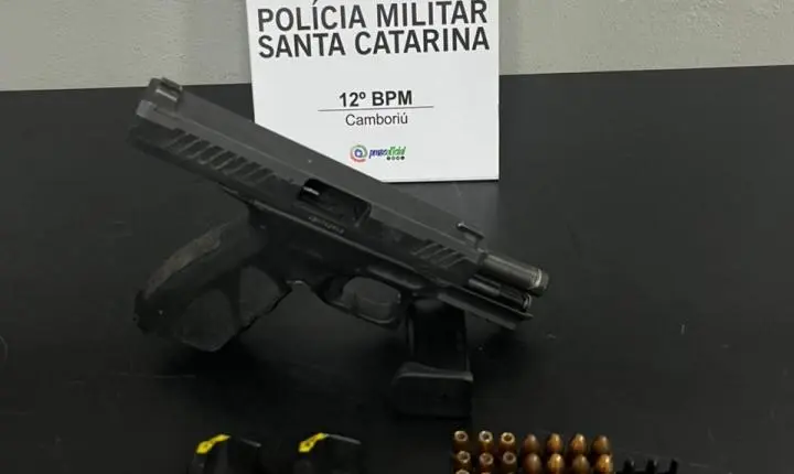POLÍCIA MILITAR APREENDE PISTOLA E 84 MUNIÇÕES DURANTE OCORRÊNCIA DE VIOLÊNCIA DOMÉSTICA EM CAMBORIÚ