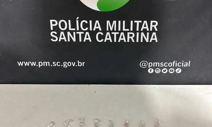 Polícia Militar prende dois homens por tráfico de drogas em Itajaí