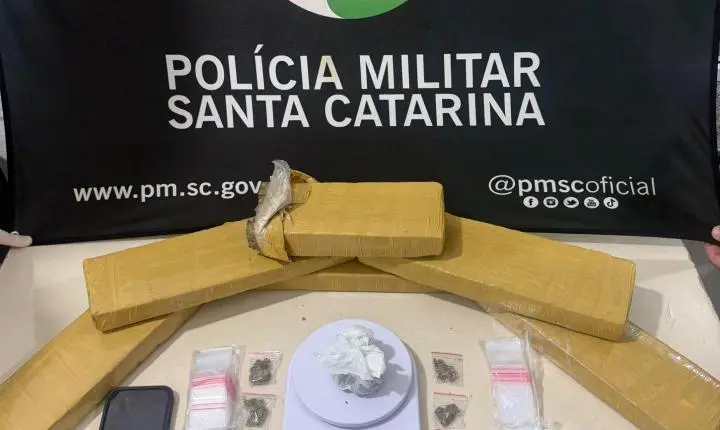 Polícia Militar prende dois suspeitos e apreende aproximadamente 6 quilos de maconha
