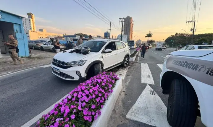 Polícia Militar prende homem após roubo de veículo e fuga em Balneário Camboriú