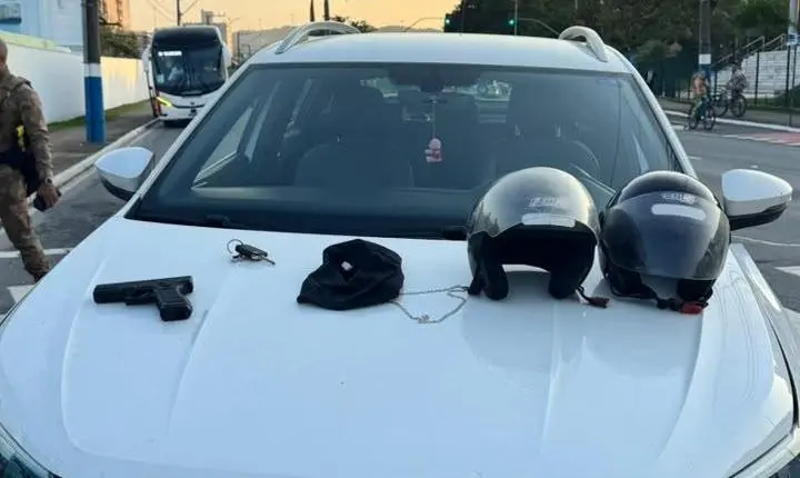 Polícia Militar prende homem após roubo de veículo e fuga em Balneário Camboriú