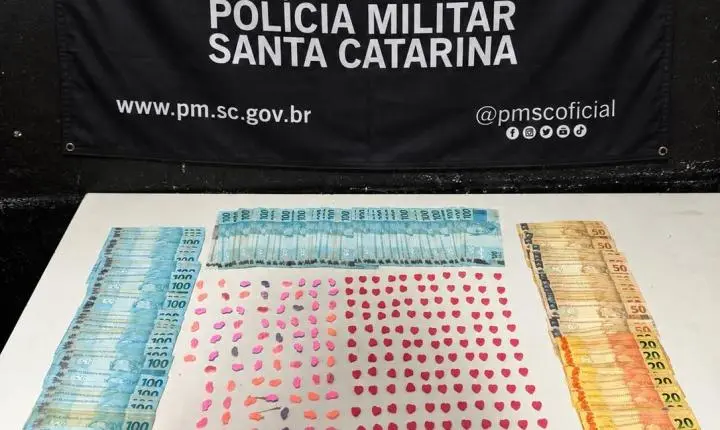 Polícia Militar prende homem por tráfico de drogas no bairro São João