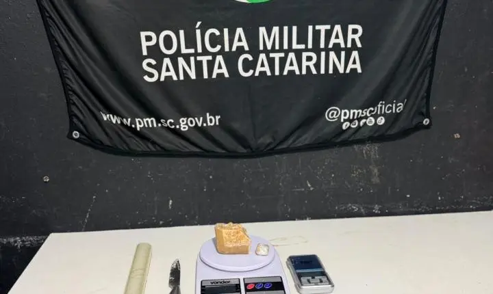 Polícia Militar prende homens com mandado de prisão e tráfico de drogas