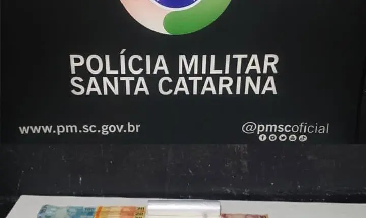 Polícia Militar prende sete suspeitos  adultos por tráfico em Itajaí; adolescente de 17 anos é apreendido