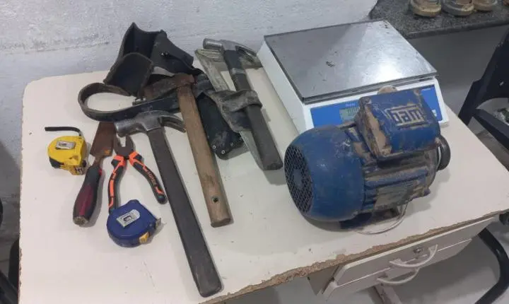 Polícia Militar recupera objetos furtados de obra e prende suspeito em Porto Belo