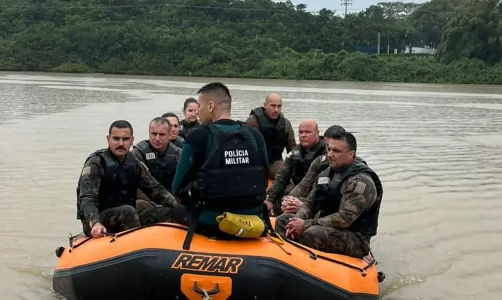 Policiais militares do 3º CRPM participam de instrução de resgate em inundações e enxurradas