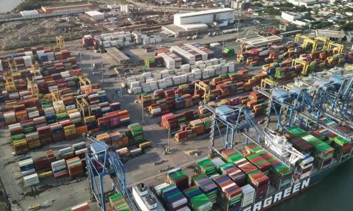Portonave investe R$ 61 milhões em novos equipamentos elétricos