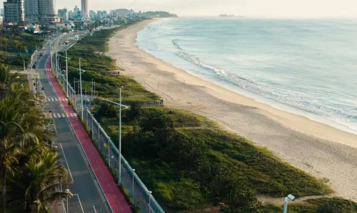 Praia com Bandeira Azul em Santa Catarina terá projeto de 140 unidades inspirado na Flórida 