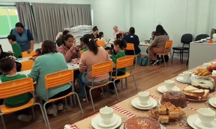 Pré II da ETI Huslen Ricardo promove encontro especial com o “Chá das Avós”