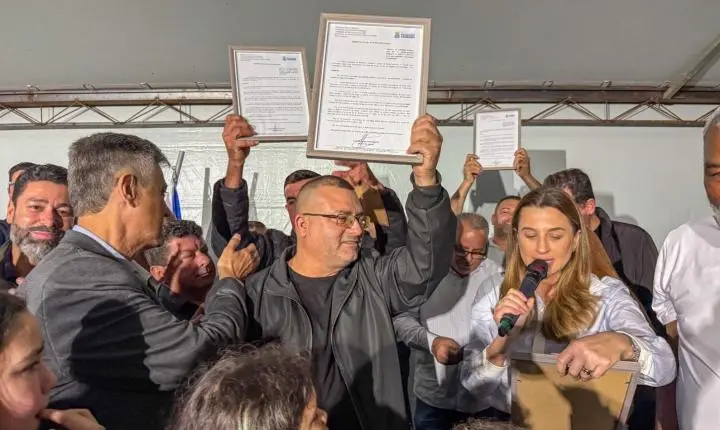 Prefeita sanciona legislação que homologa acordo fundiário histórico da Vila Fortaleza