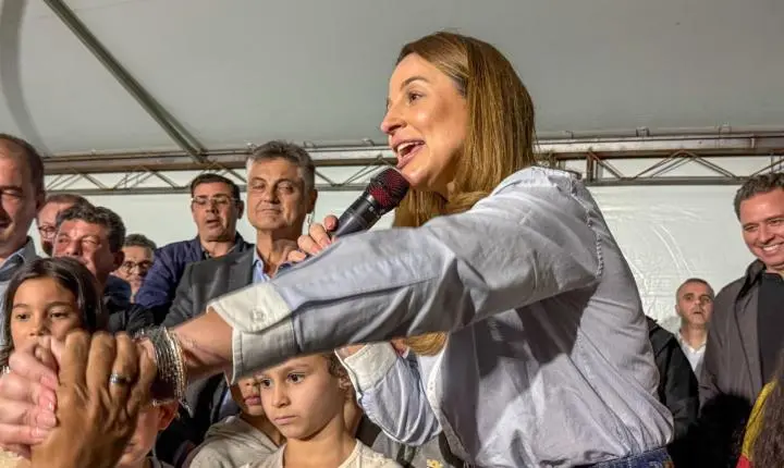 Prefeita sanciona legislação que homologa acordo fundiário histórico da Vila Fortaleza