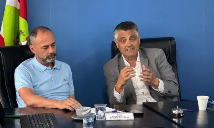 Prefeito em exercício recebe presidentes de entidades comerciais para debater viabilidade do Simob