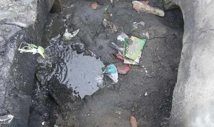Prefeitura de Balneário Camboriú desobstrui sistema de drenagem no túnel da BR-101, no Nova Esperança