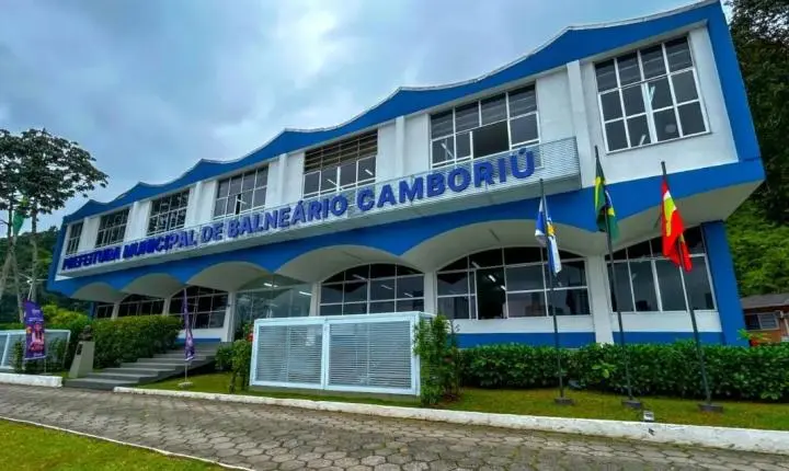 Prefeitura de Balneário Camboriú empossa membros do Conselho Municipal de Relações Internacionais nesta terça-feira 