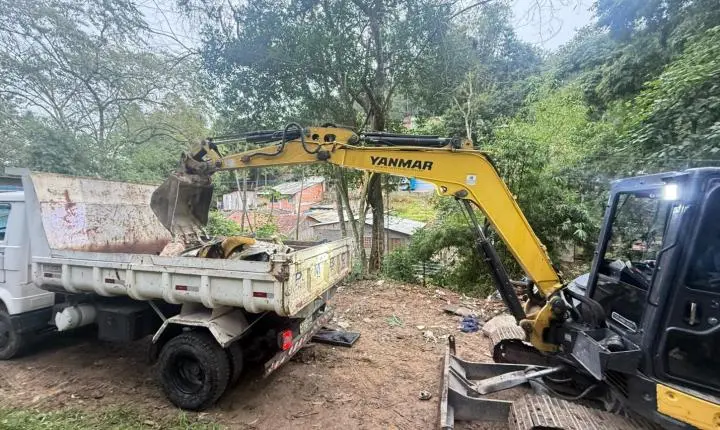 Prefeitura de Balneário Camboriú promove segundo mutirão de limpeza na Vila Fortaleza 