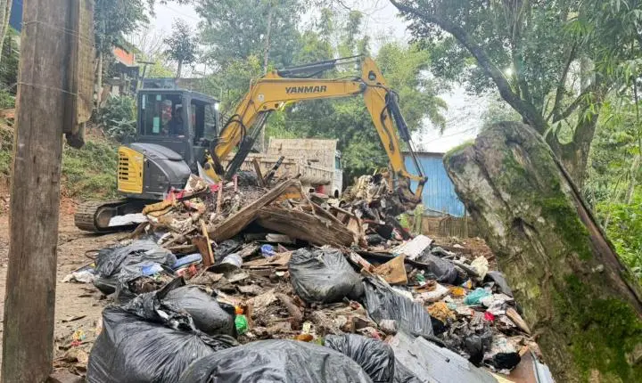 Prefeitura de Balneário Camboriú promove segundo mutirão de limpeza na Vila Fortaleza 