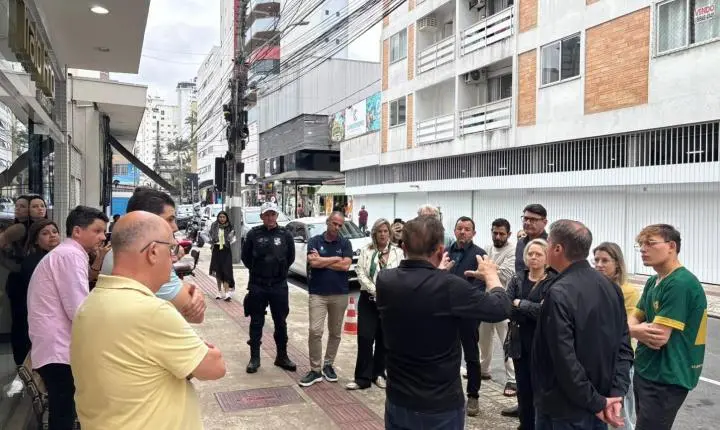 Prefeitura se reúne com moradores e comerciantes da Rua 1400 para alinhar próxima etapa da macrodrenagem