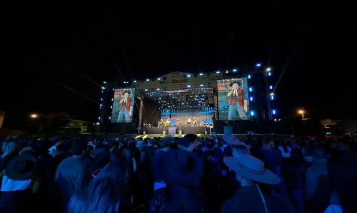 Primeiro dia da 40ª Festa Nacional do Colono de Itajaí reúne 10 mil pessoas