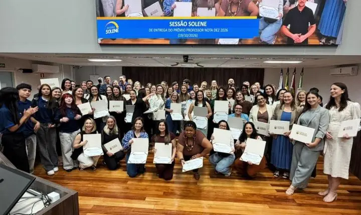 Professor Nota Dez: 60 profissionais da Rede Municipal de BC são homenageados com prêmio