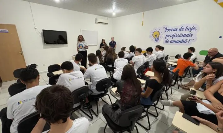 Programa de Iniciação ao Trabalho forma 31 jovens em Balneário Camboriú