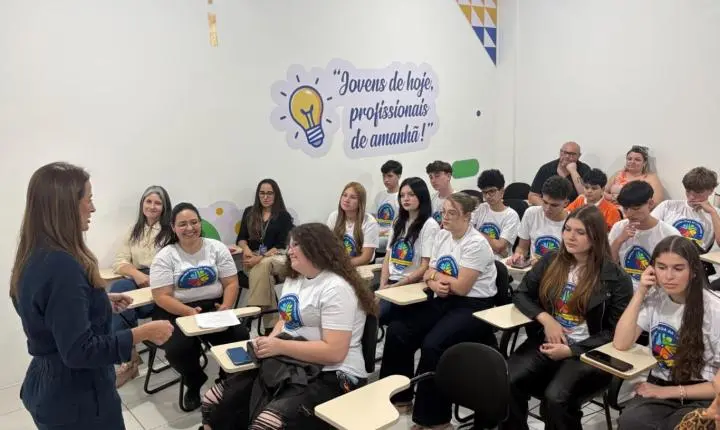 Programa de Iniciação ao Trabalho forma 31 jovens em Balneário Camboriú