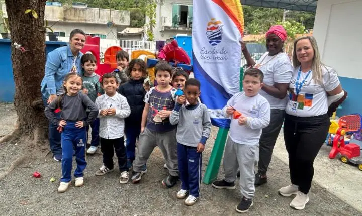 Projeto Escola do Rio e Mar leva cultura quilombola para crianças do NEI Bom Sucesso
