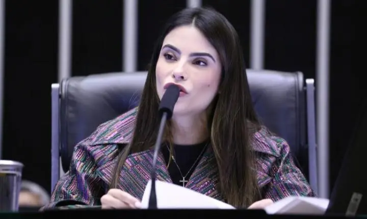 Projeto institui programa de apoio a famílias superendividadas