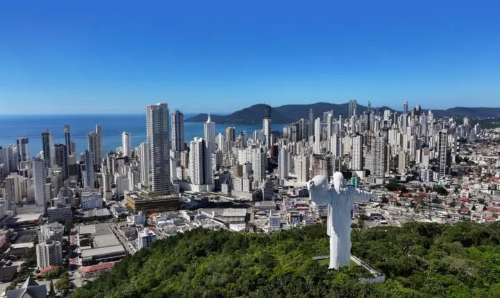 Quanto custa morar no novo empreendimento em SC assinado pelo mesmo estúdio da Ferrari