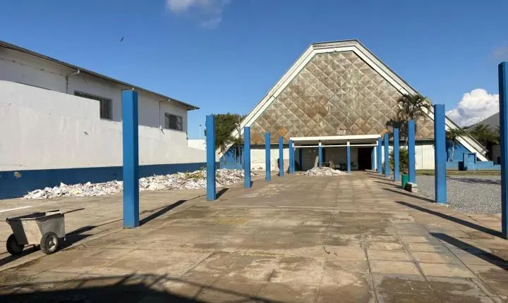 Reforma do CAIC está em fase de demolições