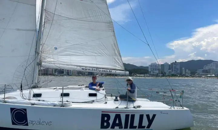 Regata celebra os 64 anos de Navegantes e deve reunir cerca de 100 velejadores