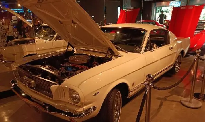 Rolls-Royce, Mercury e Pontiac completam 70 anos e podem ser vistos em museu no sul do Brasil