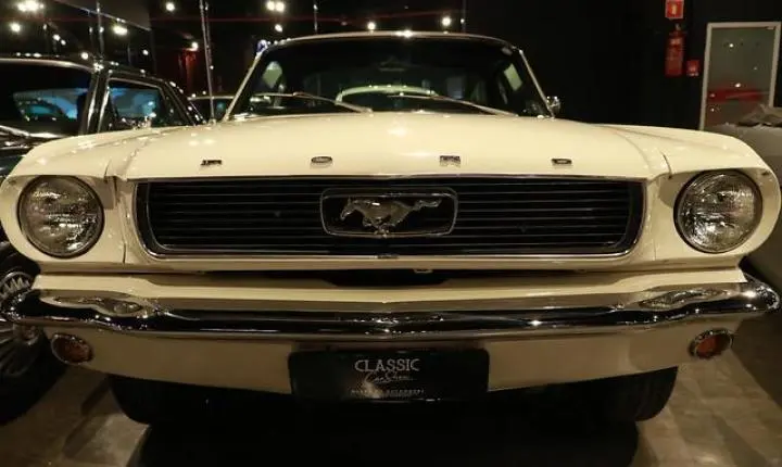 Rolls-Royce, Mercury e Pontiac completam 70 anos e podem ser vistos em museu no sul do Brasil