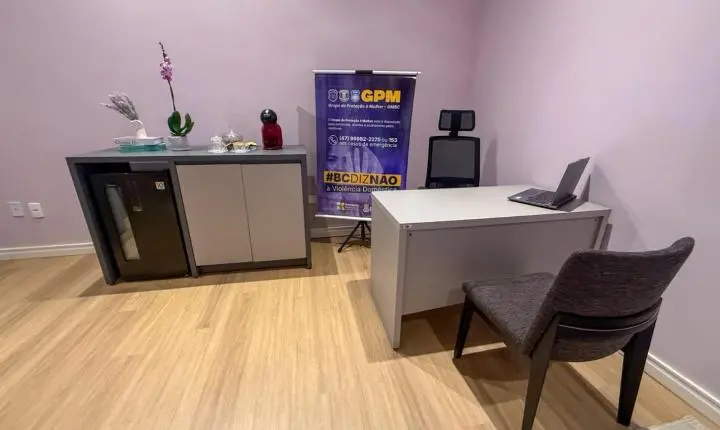 Sala Lilás é inaugurada em Balneário Camboriú e integra ações do Grupo de Proteção à Mulher