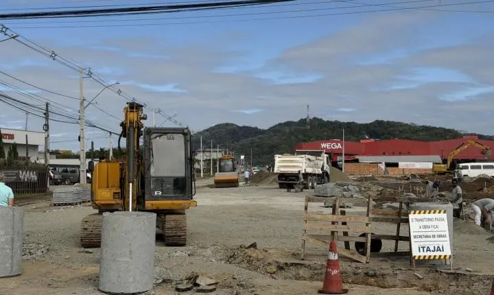 Secretaria de Obras de Itajaí inicia duplicação da Avenida Mário Uriarte com orçamento de R$ 10 milhões