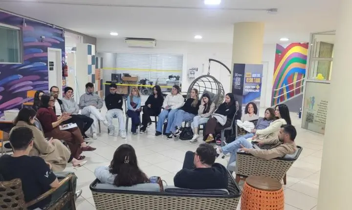 Setembro Amarelo: roda de conversa mobiliza acadêmicos em Balneário Camboriú
