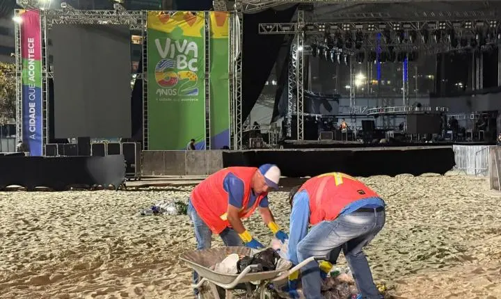 Show nacional de Alexandre Pires movimenta público nas areias da Praia Central