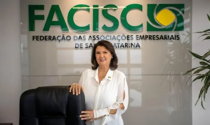 Sindivest parabeniza Rita Conti pela eleição histórica como primeira mulher presidente da FACISC