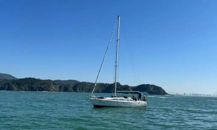 Terceira etapa do Circuito Marina Itajaí reúne cerca de 100 velejadores em Balneário Camboriú