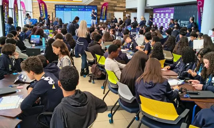 The Ocean Race Itajaí 2027: Hackathon coloca estudantes para criar soluções para o evento