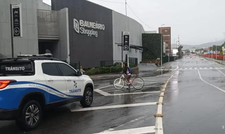 Todos os pontos de possíveis alagamentos estão sendo monitorados em Balneário Camboriú
